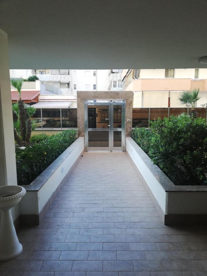 בארי Levante Waterfront מראה חיצוני תמונה